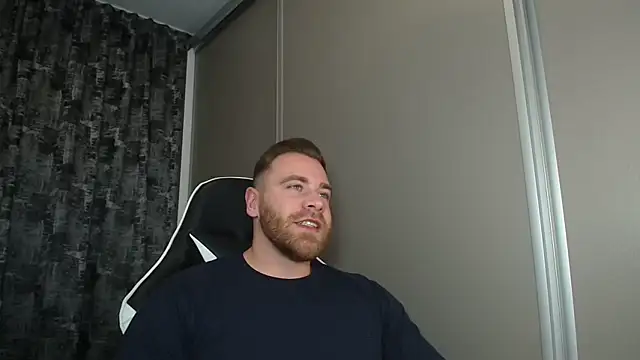 Snapshot of Thori92 chatting on 10.26.25 Thori92 online show from 10.26.25