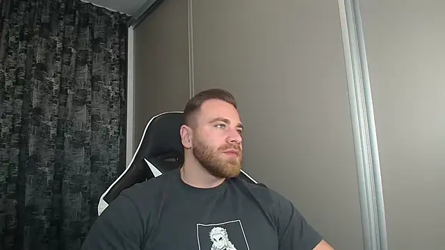 Snapshot of Thori92 chatting on 11.13.25 Thori92 online show from 11.13.25