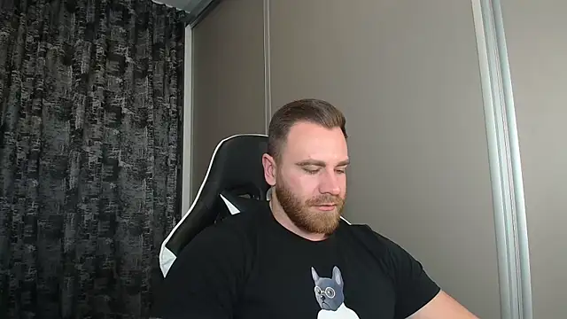 Snapshot of Thori92 chatting on 11.15.25 Thori92 online show from 11.15.25