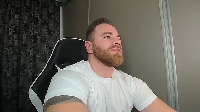 Snapshot of Thori92 chatting on 11.30.25 Thori92 online show from 11.30.25