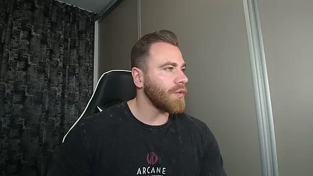 Snapshot of Thori92 chatting on 12.01.25 Thori92 online show from 12.01.25