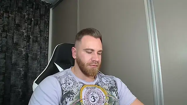 Snapshot of Thori92 chatting on 12.03.25 Thori92 online show from 12.03.25