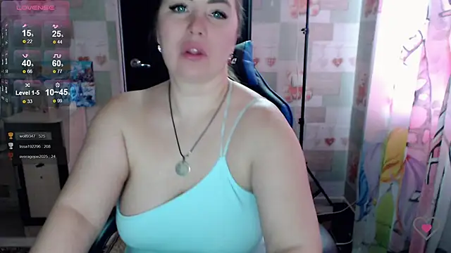 Snapshot of Korolek12 chatting on 03.17.25 Korolek12 online show from 03.17.25