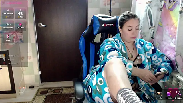Snapshot of Korolek12 chatting on 03.21.25 Korolek12 online show from 03.21.25