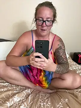 Lizzyloo online show from 04.11.26