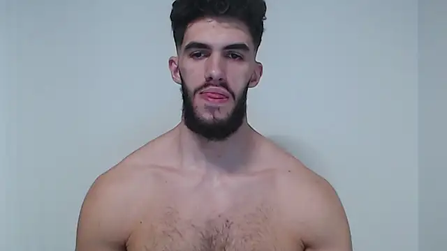 Snapshot of hiddenf chatting on 11.22.25 hiddenf online show from 11.22.25