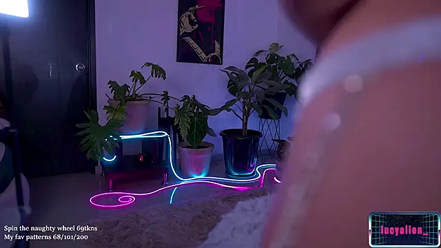 Snapshot of LucyAllenX chatting on 11.26.25 LucyAllenX online show from 11.26.25