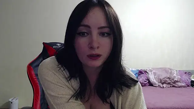 Snapshot of Laralianna chatting on 10.24.25 Laralianna online show from 10.24.25