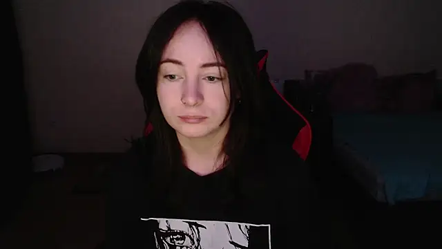 Snapshot of Laralianna chatting on 11.20.25 Laralianna online show from 11.20.25