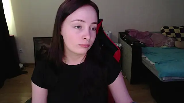 Snapshot of Laralianna chatting on 04.22.26 Laralianna online show from 04.22.26
