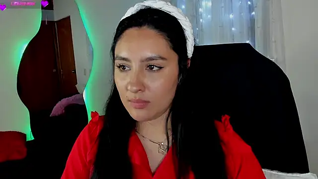 Snapshot of AnushaKumari chatting on 12.31.24 AnushaKumari online show from 12.31.24