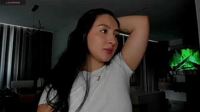 Snapshot of AnushaKumari chatting on 09.17.25 AnushaKumari online show from 09.17.25