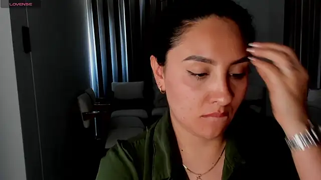 Snapshot of AnushaKumari chatting on 10.17.25 AnushaKumari online show from 10.17.25