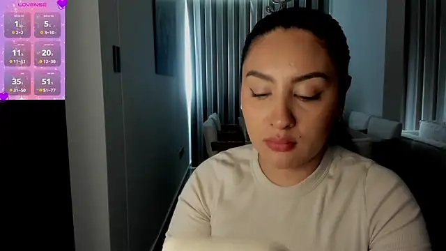 Snapshot of AnushaKumari chatting on 11.29.25 AnushaKumari online show from 11.29.25