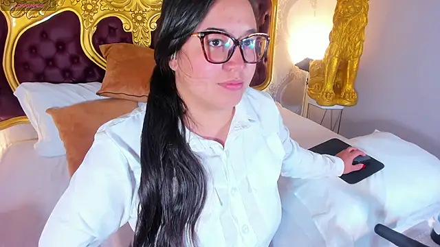 Dulce 26  online show from 11.25.25