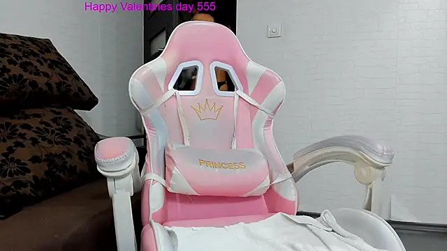 Britney Charm  online show from 02.13.25