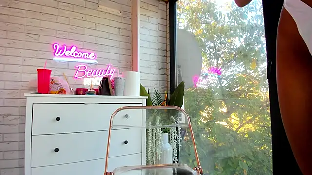 Britney Charm  online show from 10.20.25