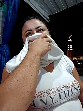 Monseratte21 online show from 12.15.25