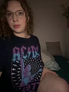 EmmieRae online show from 10.17.25