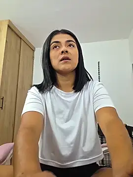 Hannah-grace online show from 04.17.26