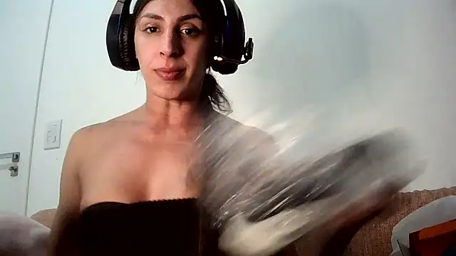 Snapshot of AlexiaDuucan chatting on 02.14.26 AlexiaDuucan online show from 02.14.26