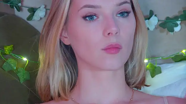 Snapshot of GentleRossi chatting on 03.25.26 GentleRossi online show from 03.25.26