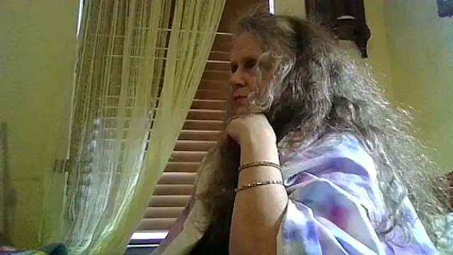 Snapshot of DestineeLoverGirl chatting on 06.18.26 DestineeLoverGirl online show from 06.18.26