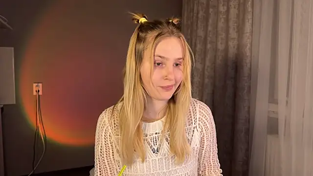 Snapshot of Chanel_Gill chatting on 12.18.24 Chanel Gill online show from 12.18.24