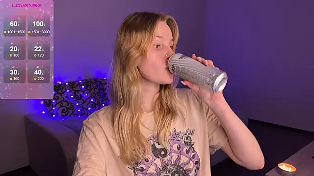 Snapshot of Chanel_Gill chatting on 01.04.25 Chanel Gill online show from 01.04.25