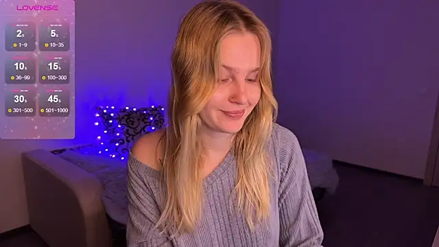 Snapshot of Chanel_Gill chatting on 01.12.25 Chanel Gill online show from 01.12.25