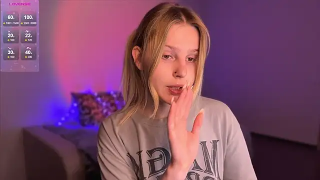 Snapshot of Chanel_Gill chatting on 01.22.25 Chanel Gill online show from 01.22.25