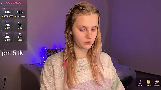 Snapshot of Chanel_Gill chatting on 02.05.25 Chanel Gill online show from 02.05.25