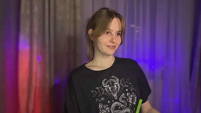 Snapshot of Chanel_Gill chatting on 02.12.25 Chanel Gill online show from 02.12.25