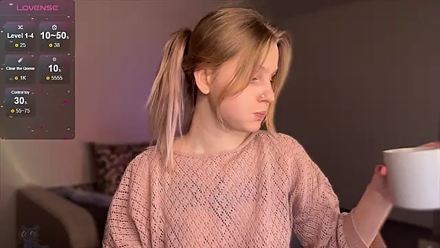 Snapshot of Chanel_Gill chatting on 02.15.25 Chanel Gill online show from 02.15.25