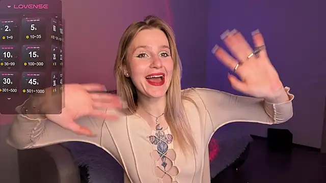 Snapshot of Chanel_Gill chatting on 03.07.25 Chanel Gill online show from 03.07.25