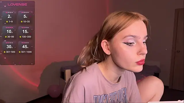 Snapshot of Chanel_Gill chatting on 03.18.25 Chanel Gill online show from 03.18.25