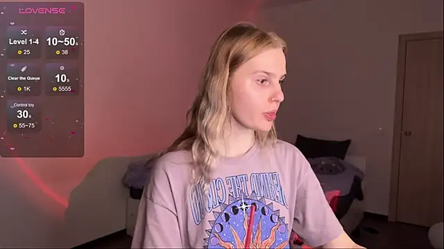 Snapshot of Chanel_Gill chatting on 03.22.25 Chanel Gill online show from 03.22.25