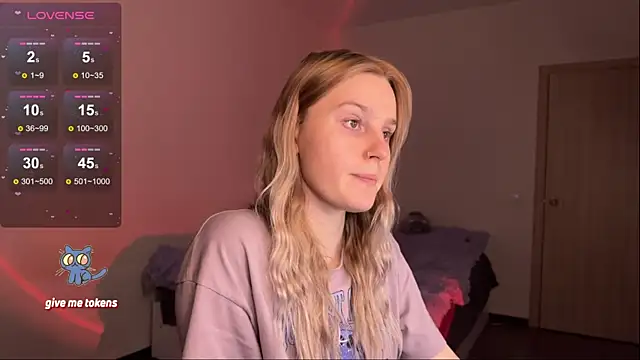 Snapshot of Chanel_Gill chatting on 03.23.25 Chanel Gill online show from 03.23.25