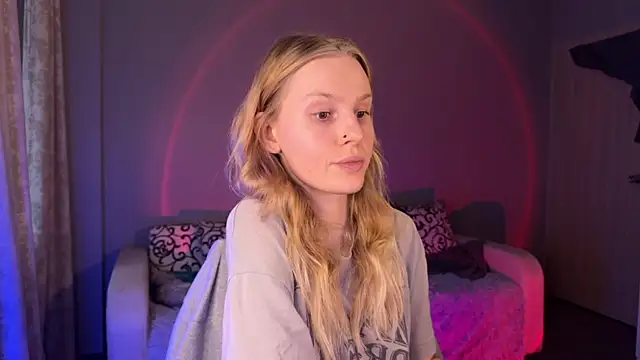 Snapshot of Chanel_Gill chatting on 09.11.25 Chanel Gill online show from 09.11.25