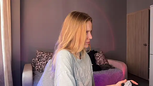 Snapshot of Chanel_Gill chatting on 09.18.25 Chanel Gill online show from 09.18.25