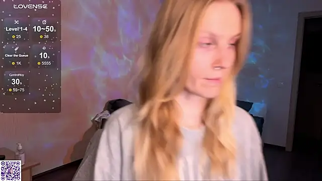 Snapshot of Chanel_Gill chatting on 09.18.25 Chanel Gill online show from 09.18.25