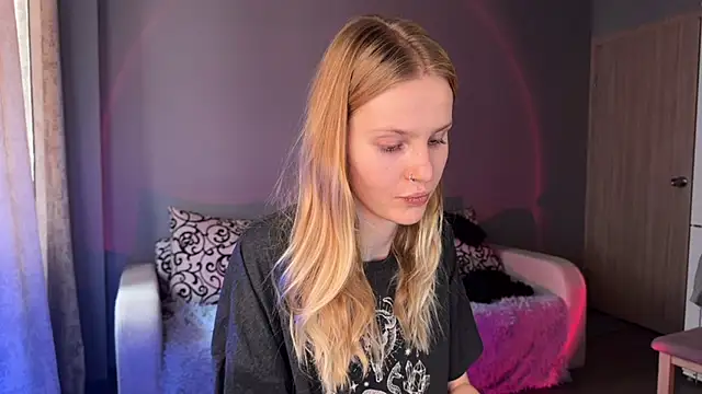 Snapshot of Chanel_Gill chatting on 09.20.25 Chanel Gill online show from 09.20.25