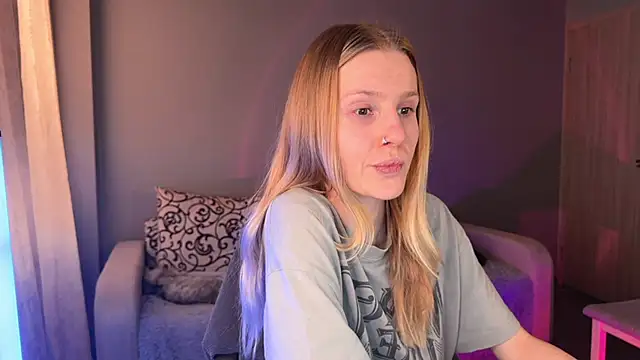 Snapshot of Chanel_Gill chatting on 09.27.25 Chanel Gill online show from 09.27.25