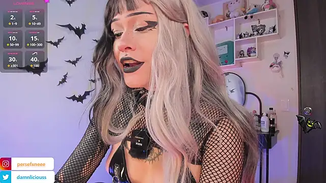 Snapshot of damnliciousss chatting on 10.31.25 damnliciousss online show from 10.31.25