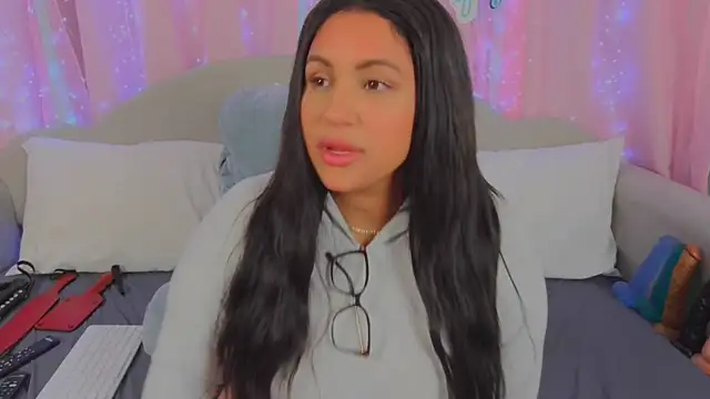 MeghanXO online show from 12.04.24