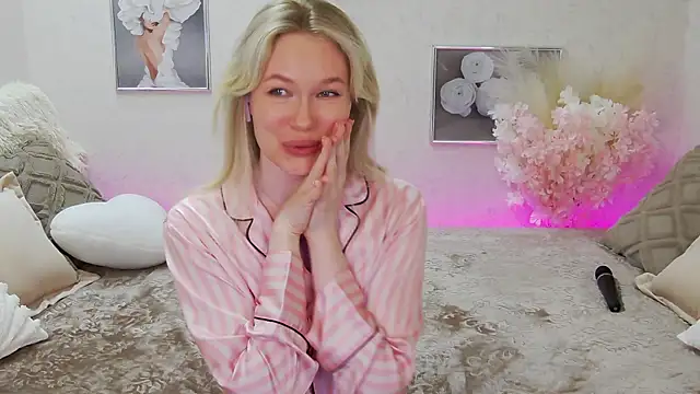 Veronika Mitchel online show from 03.21.25