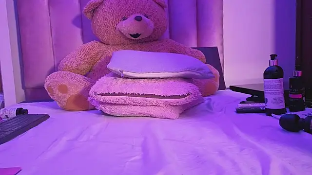 Snapshot of pameela_brown chatting on 02.03.26 pameela brown online show from 02.03.26