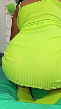 Snapshot of marypaula chatting on 10.27.25 marypaula online show from 10.27.25