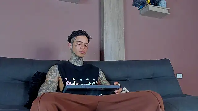 Snapshot of Aron_ford chatting on 01.18.26 Aron ford online show from 01.18.26