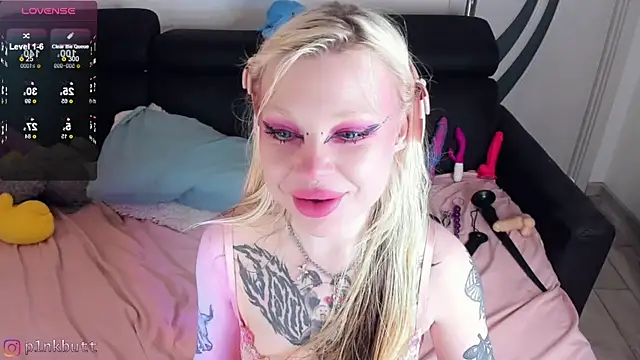 Snapshot of HelenGoat chatting on 12.12.24 HelenGoat online show from 12.12.24